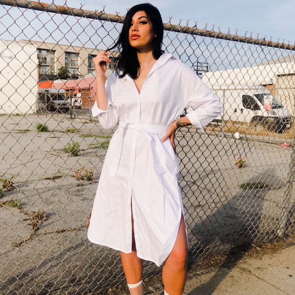 Iconic White Button Down Dress 🕊